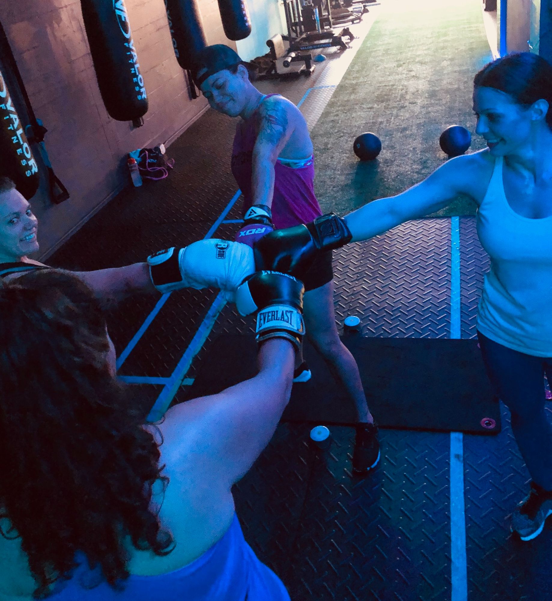 Coach Jana bicep curl training